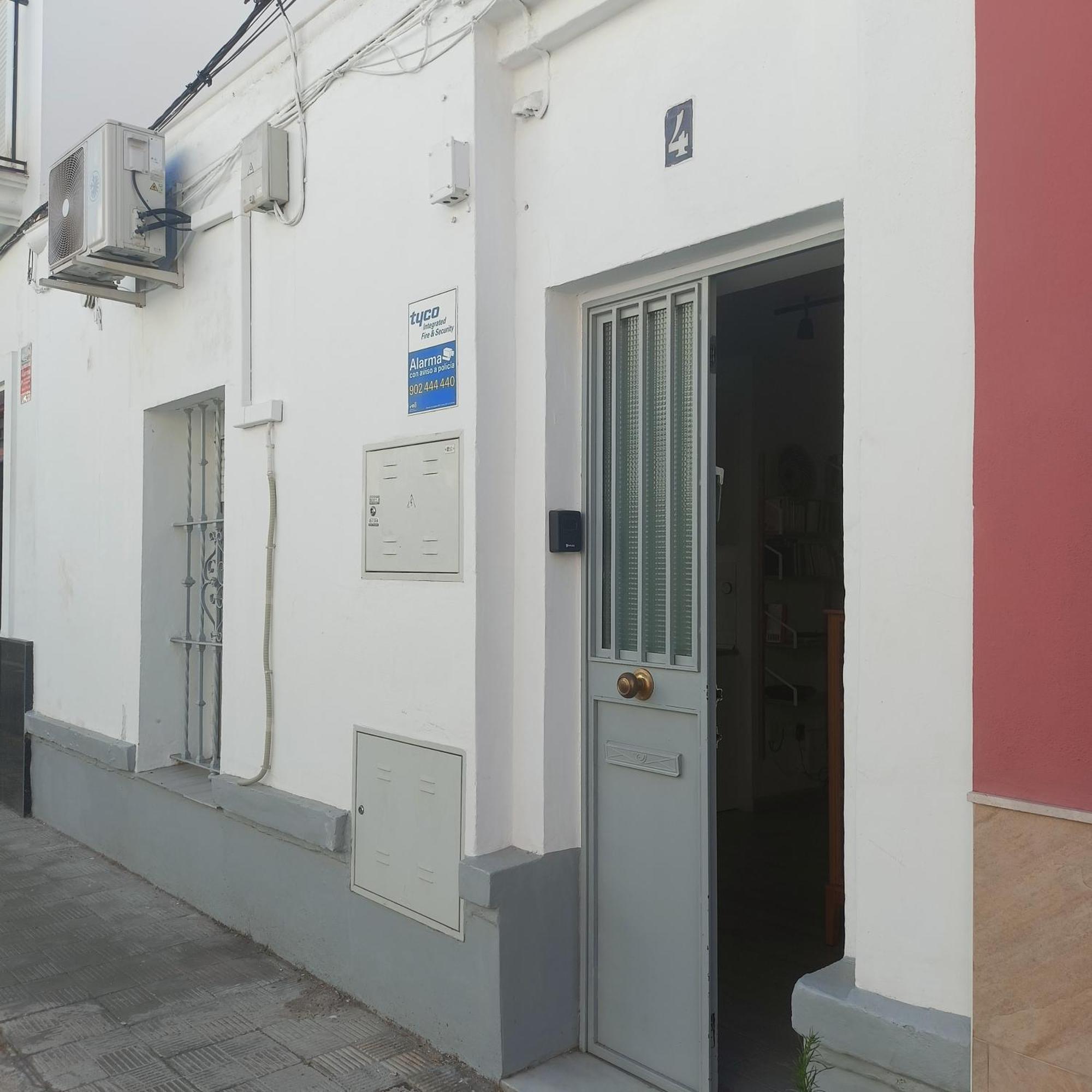 La Casa De Los Viajantes Seville Exterior photo